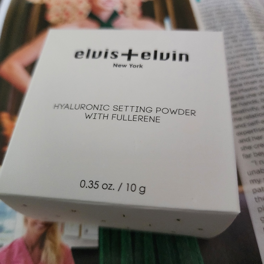 Elvis + Elvin Hyaluronic lavender setting powder with fullerene BNIB BNWT